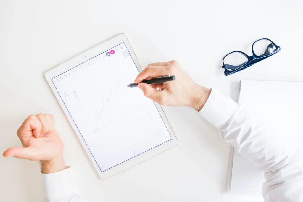 Recordatorio automático de cita médica enviado por WhatsApp a un paciente desde el software de gestión clínica Docfav